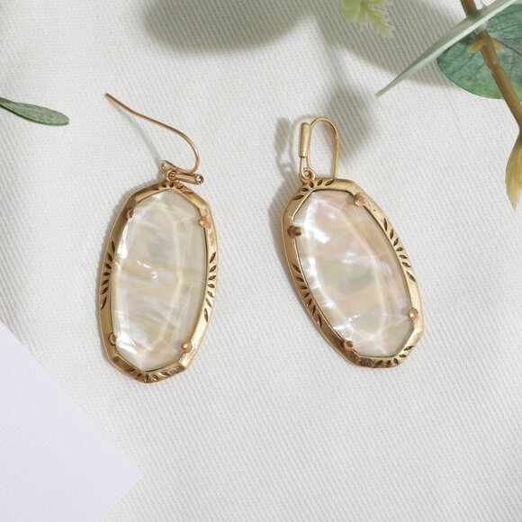 Kendra Scott Elle Vintage Gold Iridescent Abalone Etch Frame Drop Earrings - Picture 3 of 4